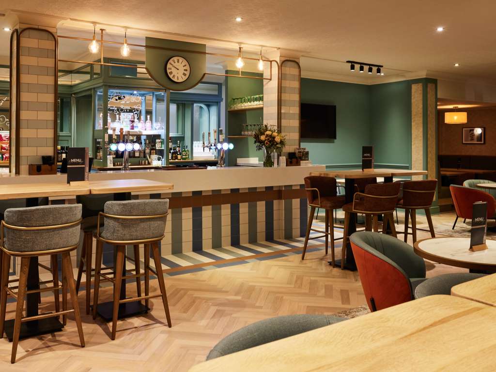 Mercure Northampton bar